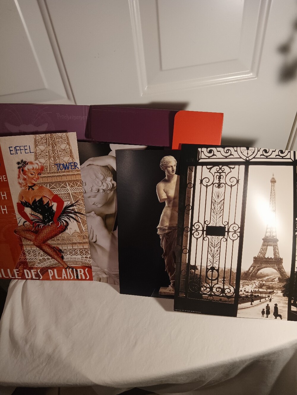 Parisian Art Prochainement Folder